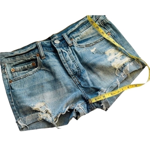 BDG distressed denim mid-rise shorts tomgirl acid wash Size 26W button fly - Picture 11 of 12